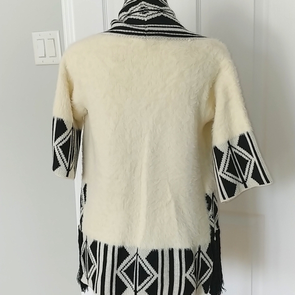 Cream & black geometric cardigan, Minkas NWT - Picture 9 of 12